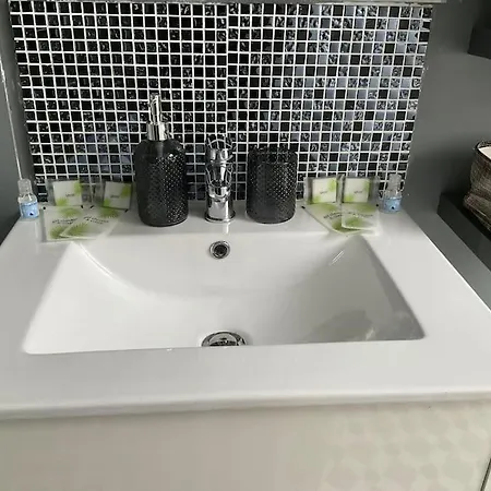 38 Maison Entiere,place De Parking Et Garage Pour Moto Velo A La Demande Dom wakacyjny