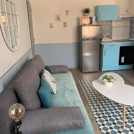 38 Maison Entiere,place De Parking Et Garage Pour Moto Velo A La Demande Dunkierka