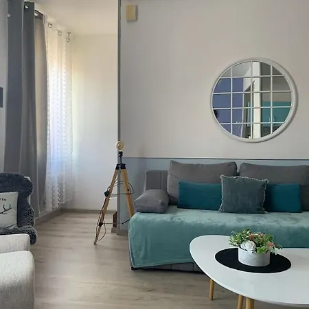 38 Maison Entiere,place De Parking Et Garage Pour Moto Velo A La Demande Holiday home